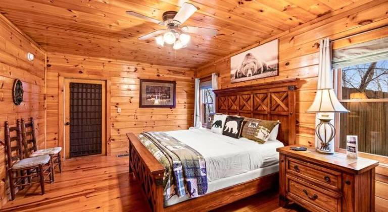 Vacation home with grill, hot tub & pool | Suitable for remote work — photo 2