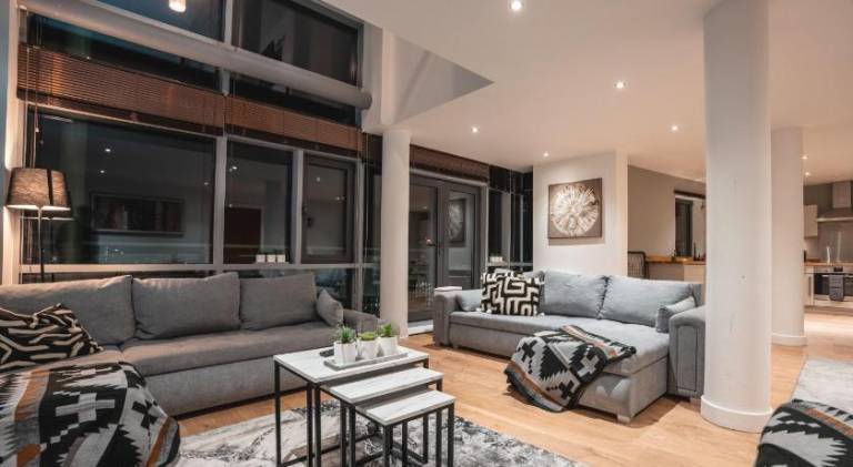 Rental apartment with 2 rooms for 14 persons in Leeds, AL