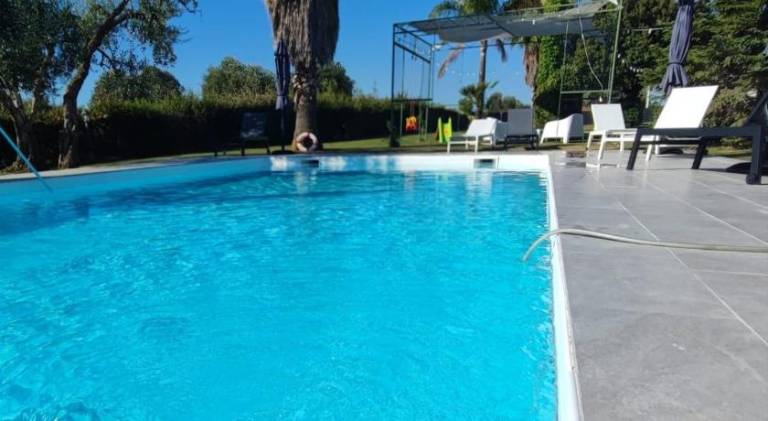 Lovely vacation home with yard & pool | Pets are welcome — photo 3