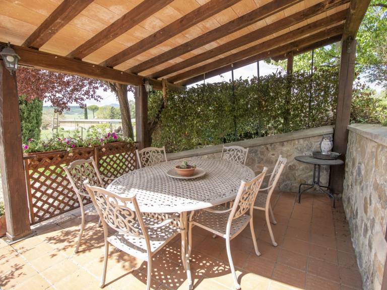 House with yard, patio & BBQ — photo 4
