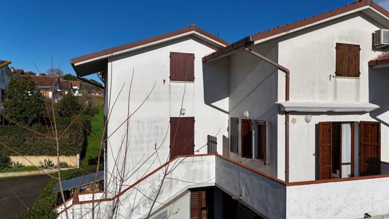 Apartment with terrace — photo 2