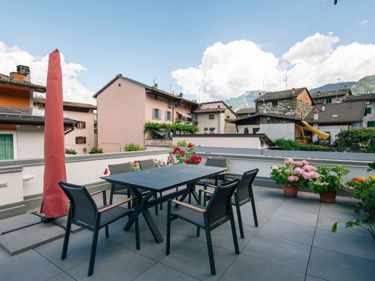Rental apartment with barbecue, yard & patio — photo 4
