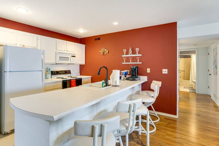 Main Channel View! Condo w/ Dock & Pool Access — photo 3