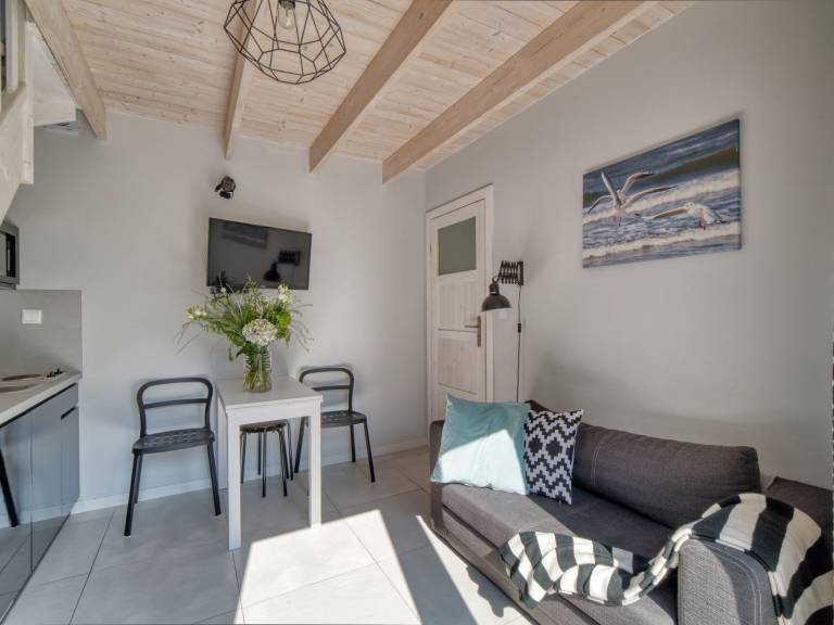 House with BBQ, patio & yard | Beach nearby | Dogs allowed — photo 4