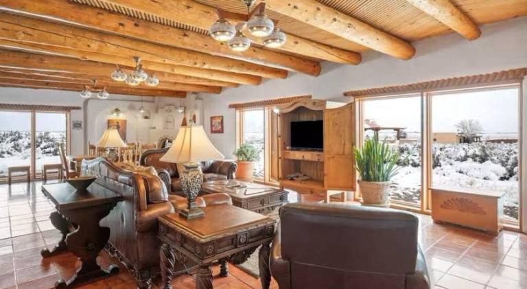 House | Pets allowed in Taos, NM