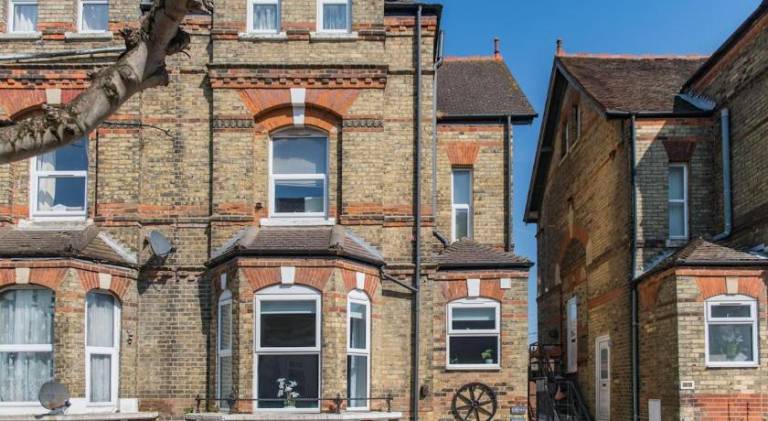 House with 1 room for 8 persons in Folkestone