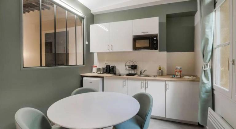 Apartment with terrace — photo 3