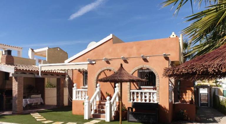 Villa with pool & jacuzzi — photo 4