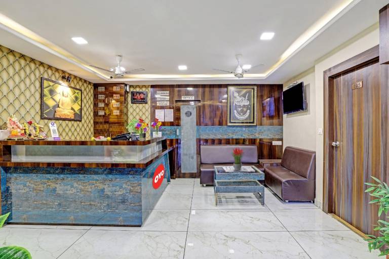 Collection O Hotel Raj Palace