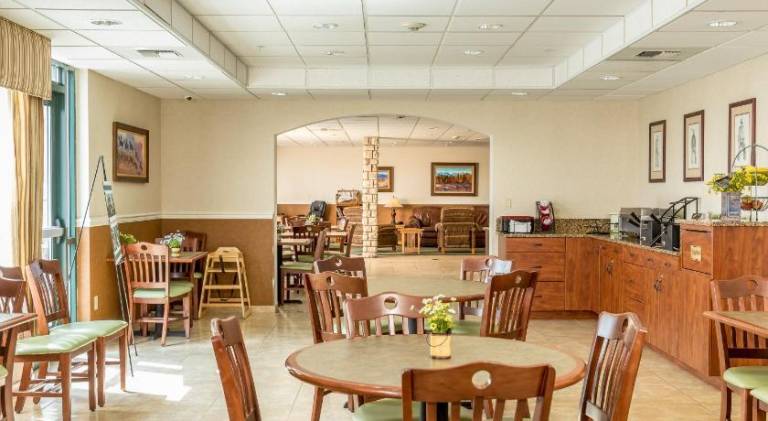 Boothill Inn and Suites — photo 2