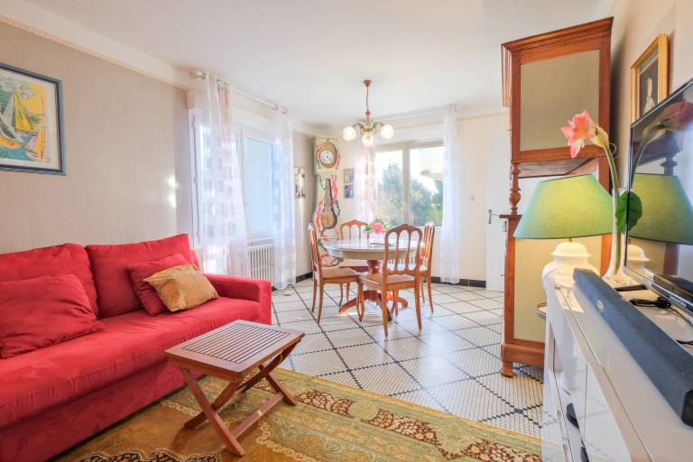 Holiday apartment with yard & fast internet | Garden view — photo 3