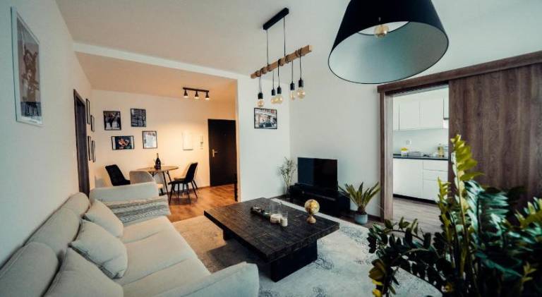 Serviced apartment with patio | Pets allowed — photo 2