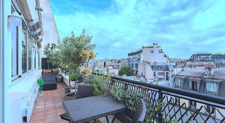 Fully equipped nice holiday apartment with yard & patio | Good for workation | Pets are welcome in Paris
