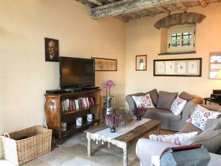 Villa with terrace, private pool & garden — photo 3