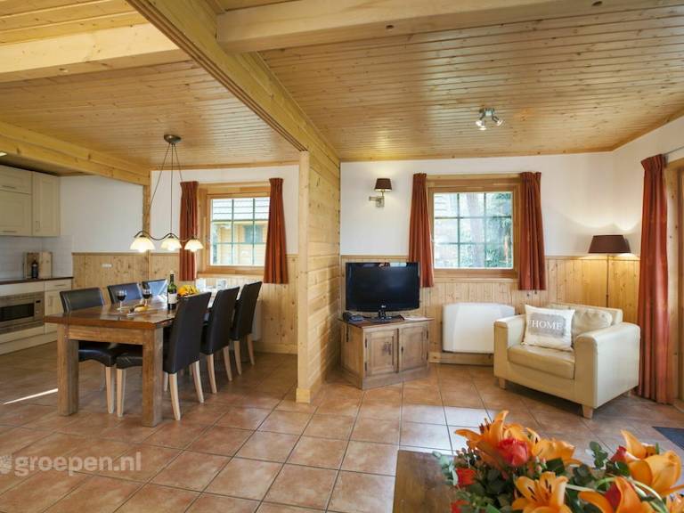 Fully equipped lovely bungalow with yard, patio & sauna | Pet-friendly — photo 4