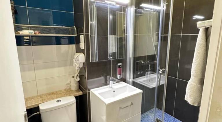 Serviced apartment with patio | Close to Notre-Dame de Paris | Suitable for remote work | Pets allowed — photo 4