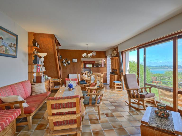 Fully equipped vacation home with barbecue, garden & terrace | Sea view | Dogs allowed — photo 4