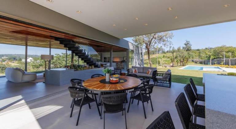 Vacation home with pool & hot tub — photo 3