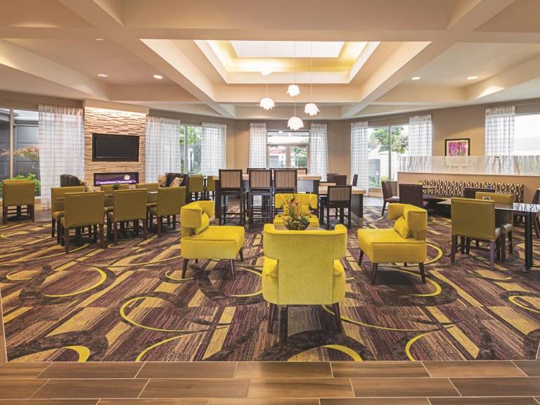 La Quinta Inn and Suites Fort Worth City View — photo 5