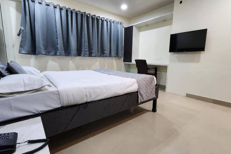 Hotel Ellora Park