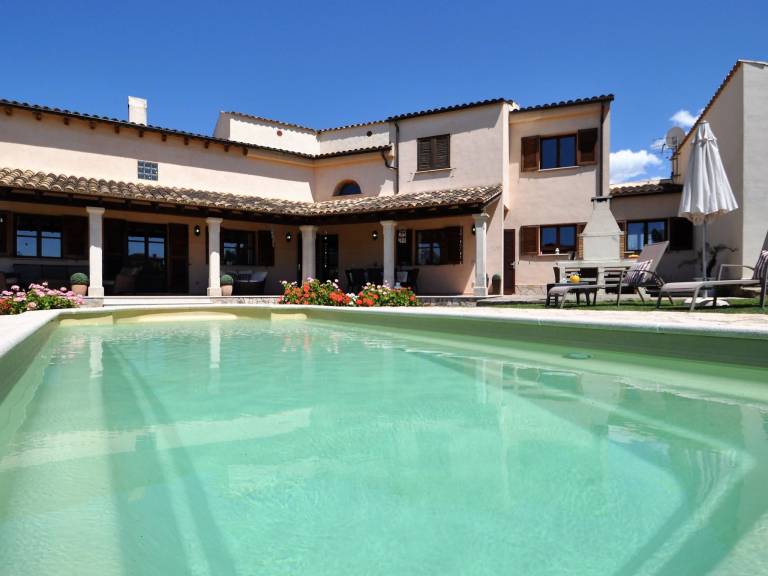 340 m&sup2; Ferienhaus