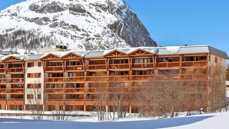 Vacation home with patio & yard in Val-d'Isere