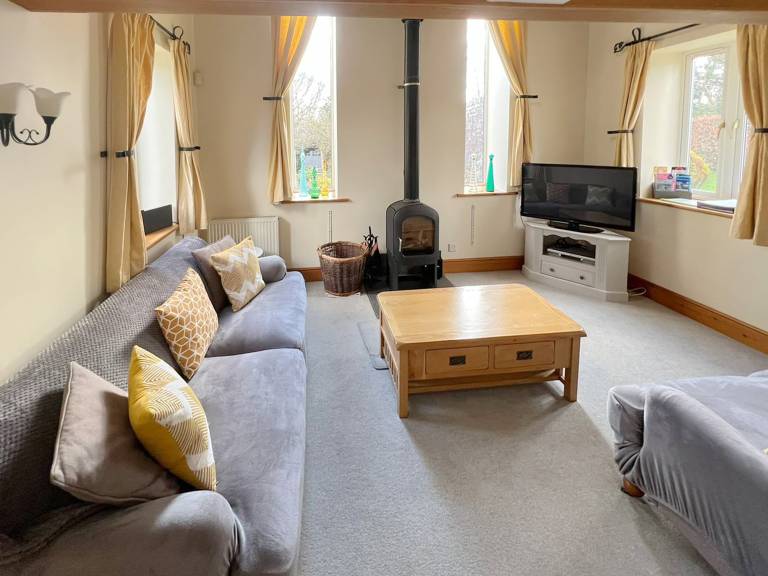 Child-friendly lovely cottage with pool, garden & BBQ | Pet-friendly — photo 3