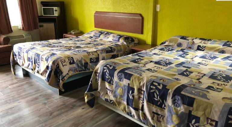 Budget inn — photo 5