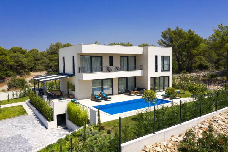 Luxury Villa Touch of Art with Pool — photo 3