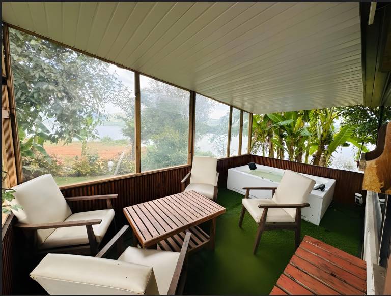 Villa with jacuzzi — photo 4