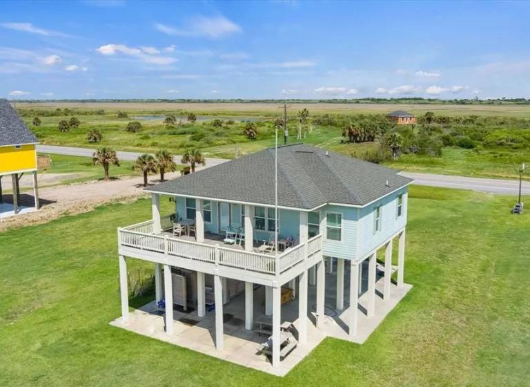 Spacious vacation home with BBQ | Dogs allowed in Bolivar, TX