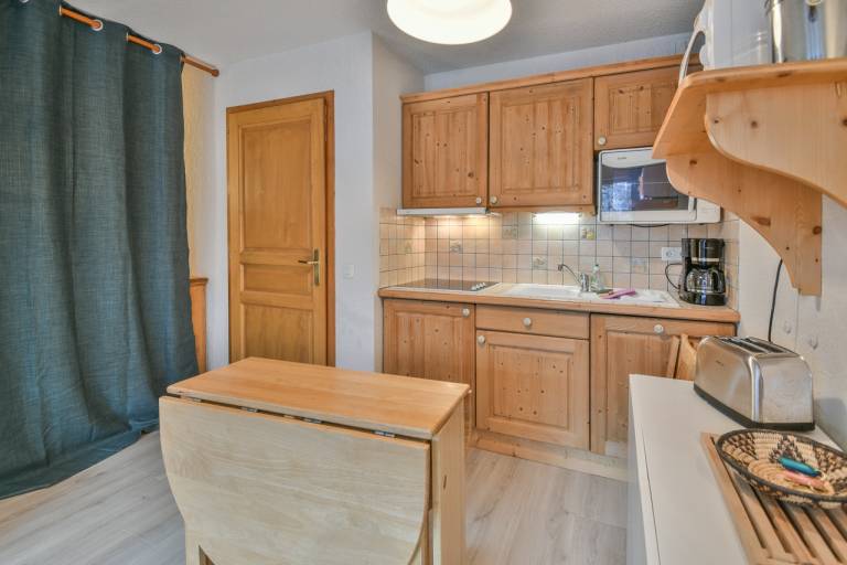 Family-oriented wonderful rental apartment with terrace | Mountain view | Close to the ski | Dogs allowed — photo 2