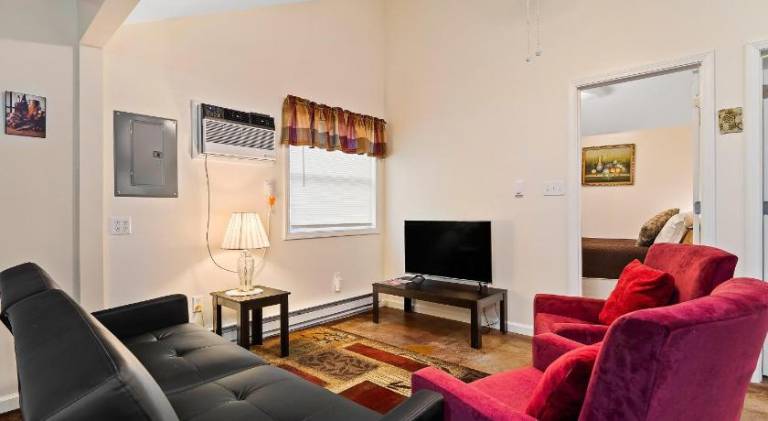 House with 2 rooms for 4 persons in Geneva, OH
