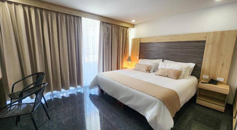 BE Suites Hotel Cali