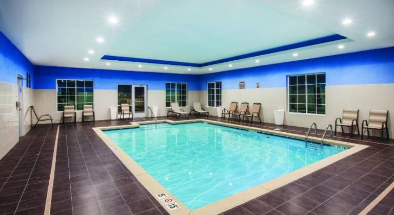 La Quinta Inn & Suites by Wyndham Owasso — photo 3