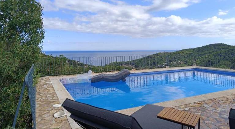 Big vacation home with pool | Pets are welcome in Begur