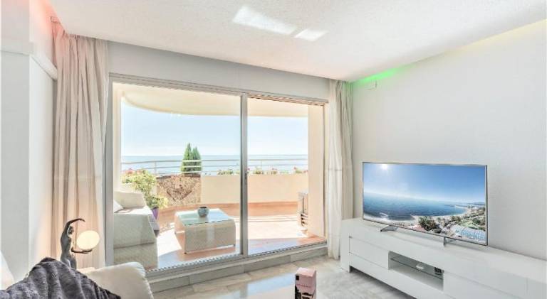 Rental apartment with pool — photo 2