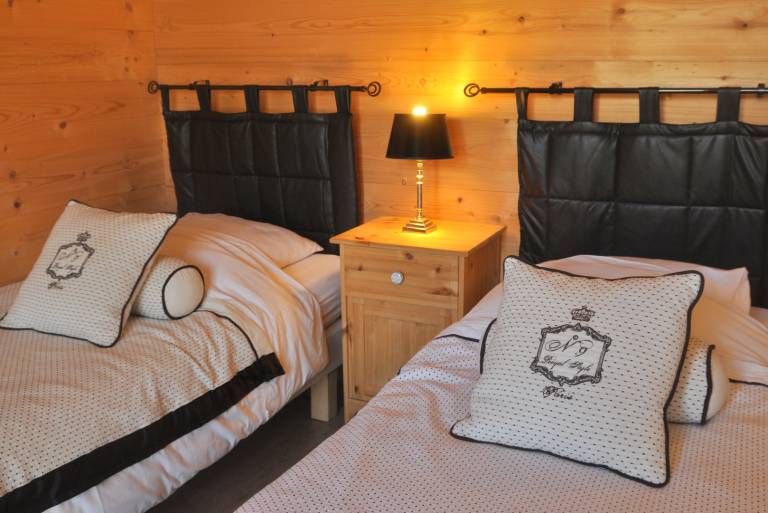Chalet with barbecue, yard & sauna — photo 5