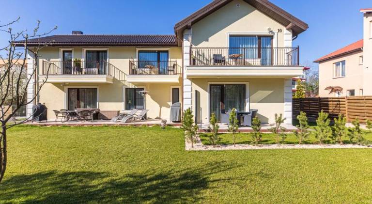 Lovely rental apartment with terrace, garden & barbecue | Pets are welcome in Palanga