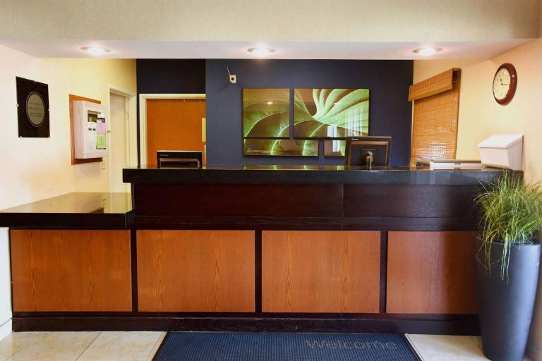 AmericInn by Wyndham Topeka — photo 2