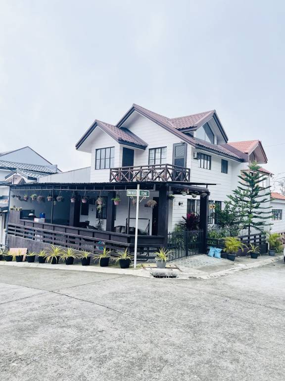 House  Neogan