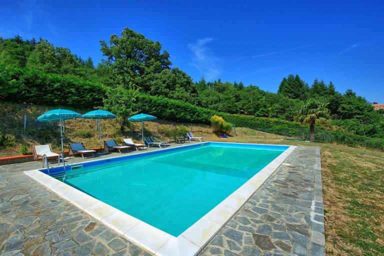 Family-friendly villa with terrace, private pool & garden | Dogs allowed — photo 4