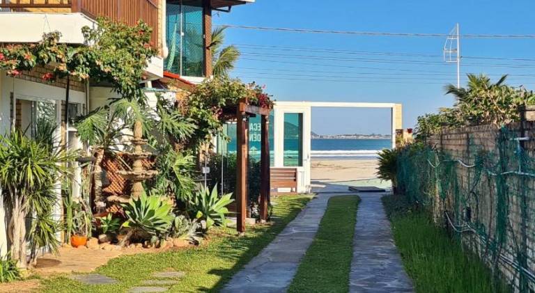 Pousada Recanto Edenico - a beira mar da Praia Ponta do Papagaio, Palhoca SC in Palhoça