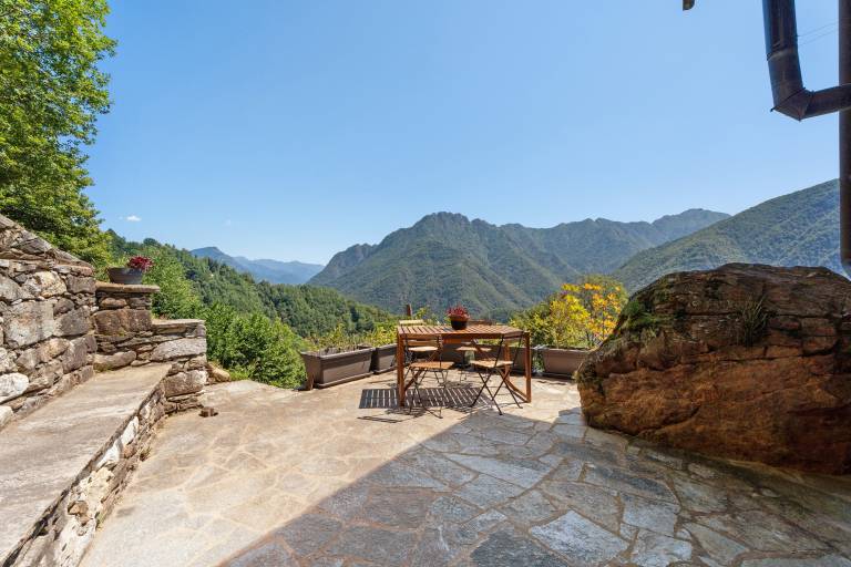 Exclusive Chalet 'La Libellula' with Stunning Mountain Views — photo 4