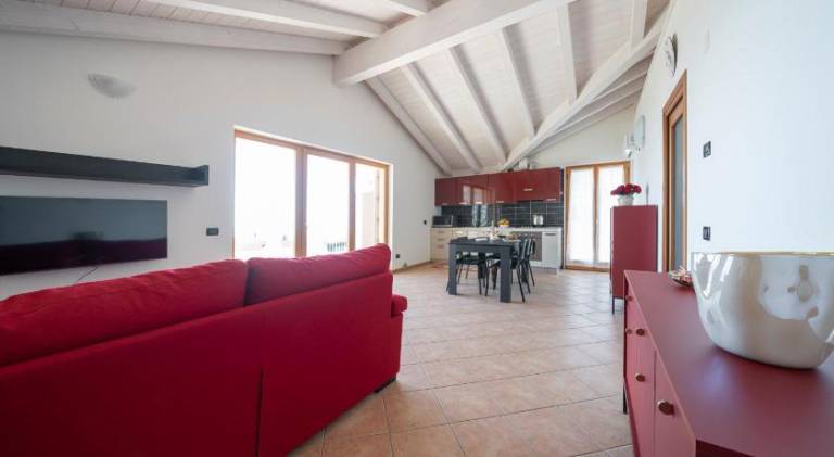 Appartamenti Theo e Fabiola con piscina e vista lago — photo 2