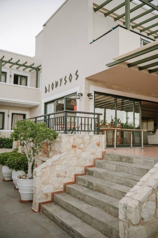 Dionysos Apartments And Studios — photo 5
