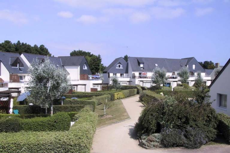 Gite with pool & patio — photo 4