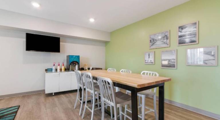 WoodSpring Suites Tamarac — photo 5