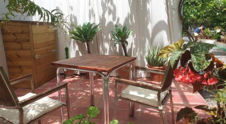 Pleasant vacation home with garden & patio | Perfect for remote work | Pet-friendly — photo 3