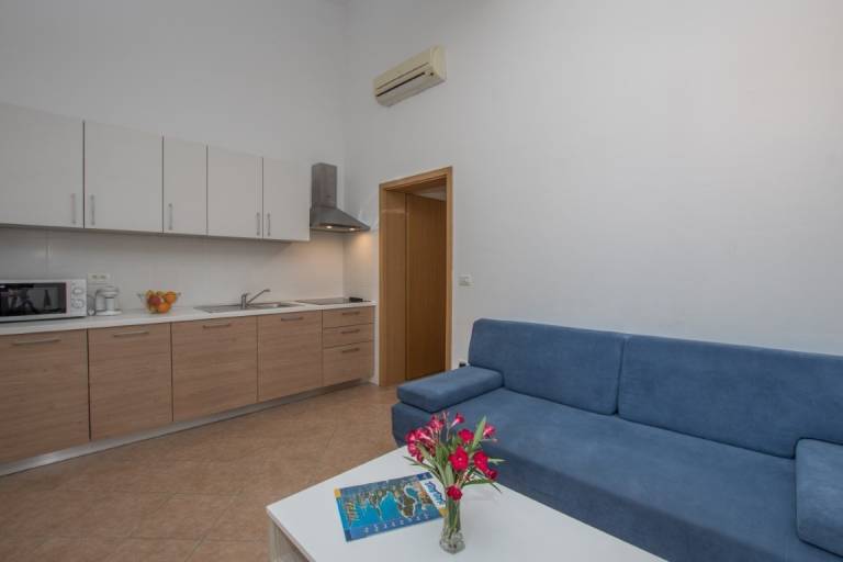 Wonderful apartment with yard | Pets are welcome — photo 3